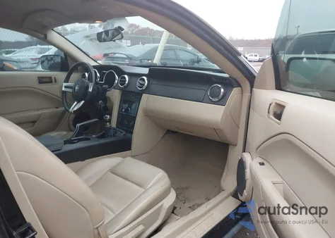 2005 Ford Mustang V6 Deluxe/V6 Premium from USA, damaged, VIN 1ZVFT80N755187546